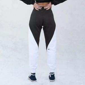 Nike Remix Colorblock Fleece Jogger 